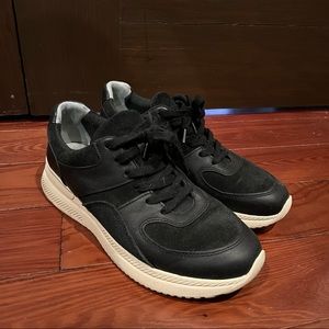 black everlane trainer/sneaker